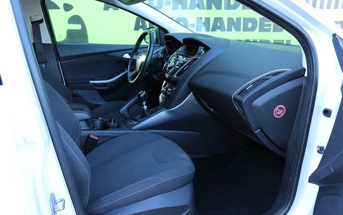 Ford Focus cena 33900 przebieg: 160000, rok produkcji 2014 z Nowa Dęba małe 379